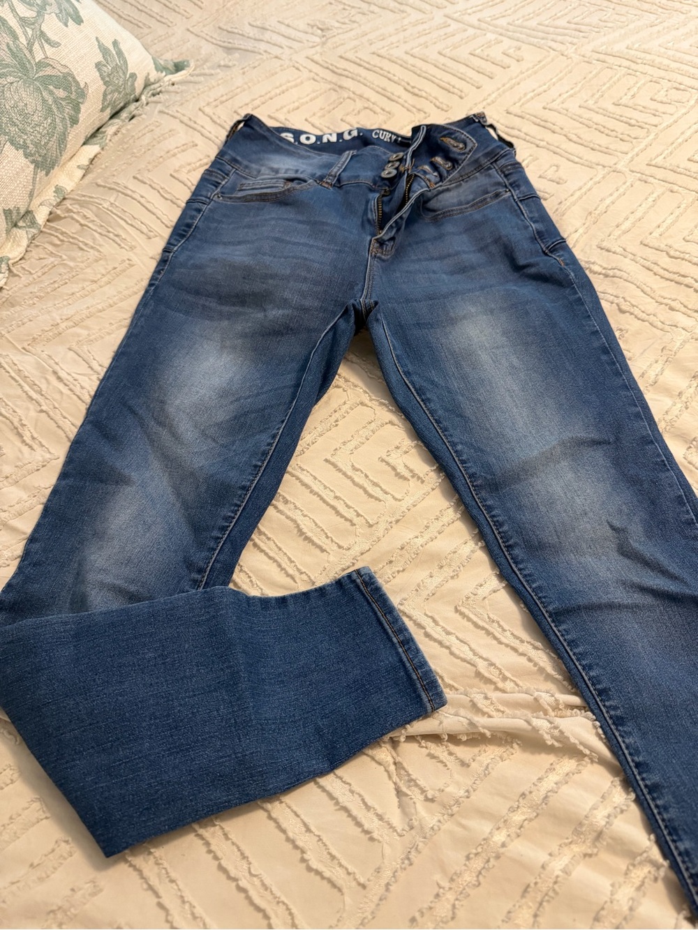 Women’s Dark Blue Curvy Fit Jeans